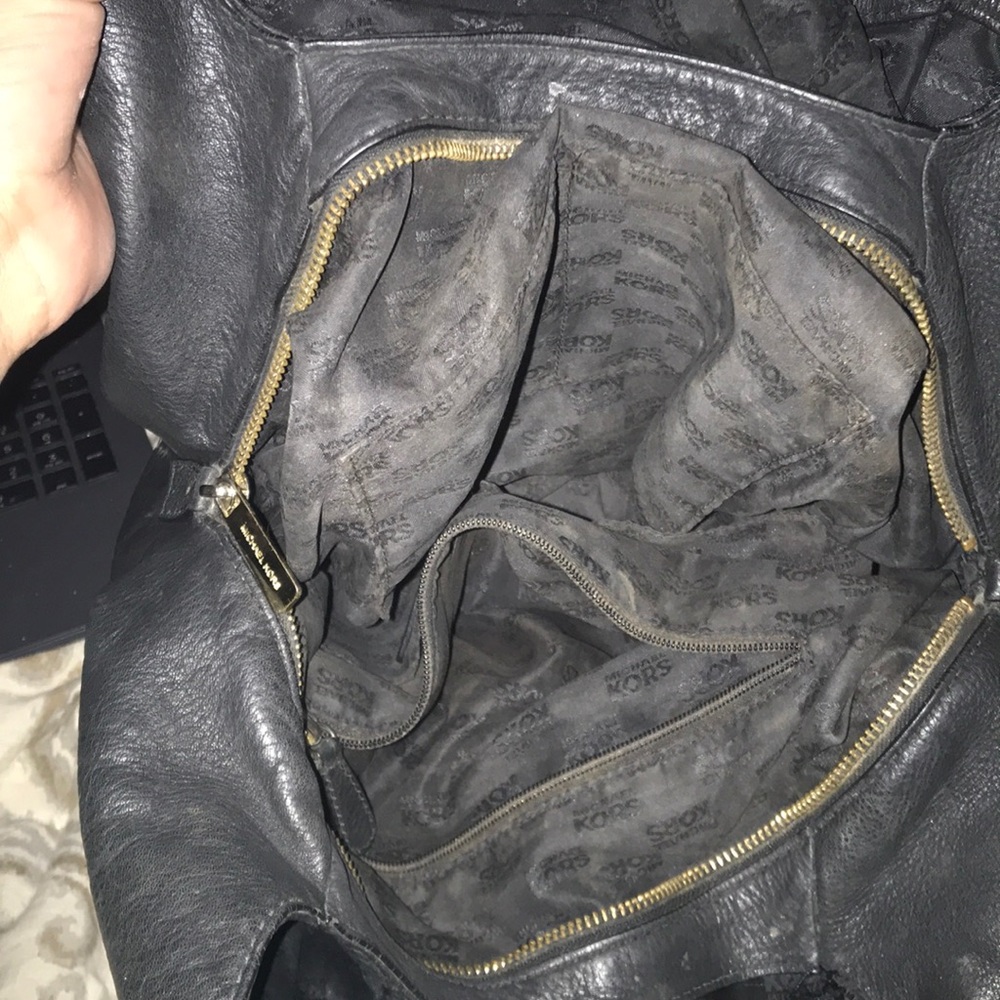 MK purse - Picture 3 of 3